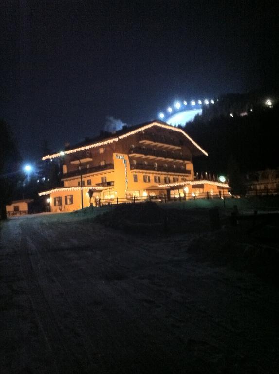 Park Hotel Mater Dei Pozza di Fassa Exterior foto